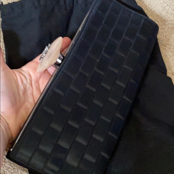 Brand new authentic will not negotiate - Picture 2 of 7